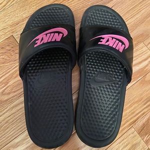 *SOLD* Nike slides